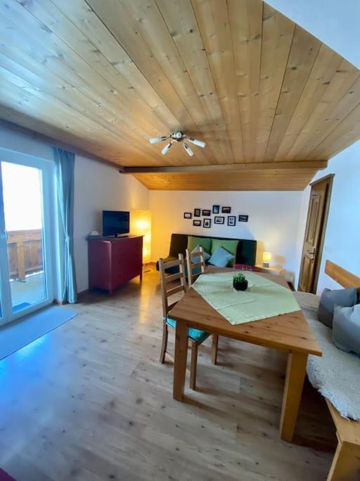 Alpenchalet Basecamp Apartment 2 سانكت مارتن ام تنيسي المظهر الخارجي الصورة