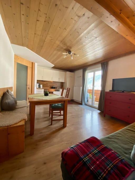Alpenchalet Basecamp Apartment 2 سانكت مارتن ام تنيسي المظهر الخارجي الصورة